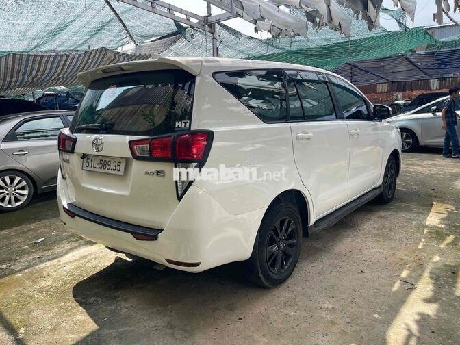 Toyota Innova 2018 2.0E trắng