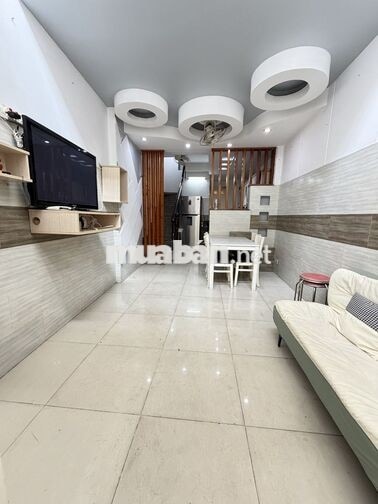 Nhà cho thuê 5 Tầng, 3PN ,5wc Công viên Gia định 3,4x11m giá 15 triệu