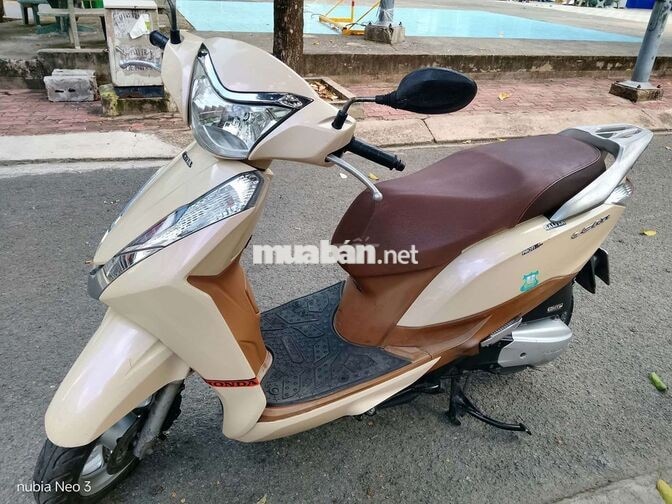 Honda Lead 2014 màu vàng kem