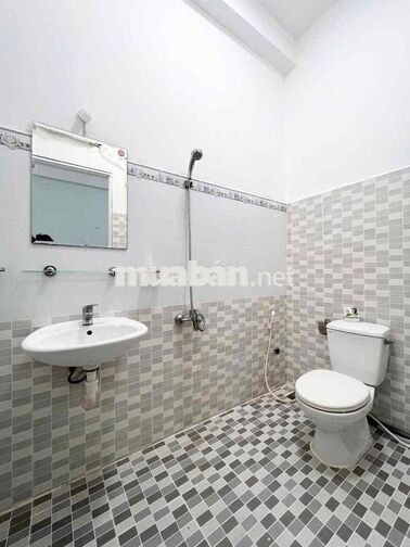 CHO THUÊ PHÒNG TRỌ STUDIO GẦN ĐẦM SEN TRỐNG SẴN AN NINH THOÁNG MÁT