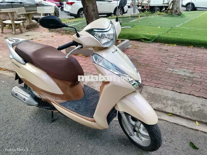 Honda Lead 2014 màu vàng kem