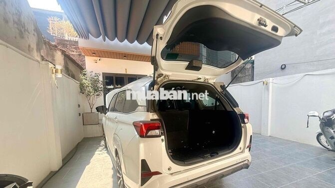 Toyota Veloz Cross 2024 Trắng 7 chỗ
