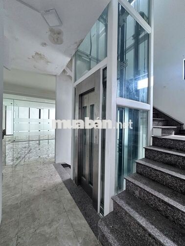 CHO THUÊ NHÀ hơn 1.000m2 MẶT TIỀN TRẦN QUANG KHẢI TÂN ĐỊNH QUẬN 1 