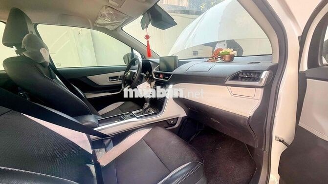 Toyota Veloz Cross 2024 Trắng 7 chỗ