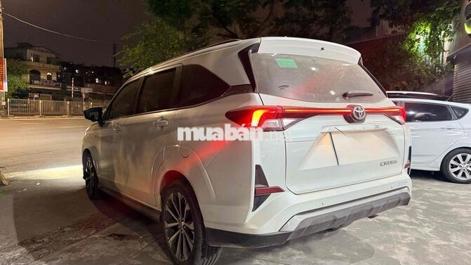 Toyota Veloz Cross 2024 Trắng 7 chỗ