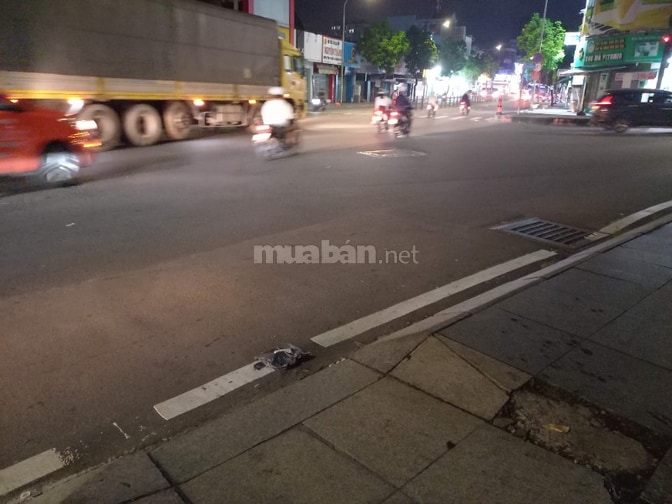 Nhà MT Kênh Nước Đen, DT: 2,4m x 7,1m, đúc 1 tấm giả