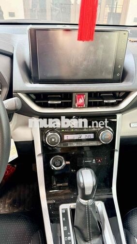 Toyota Veloz Cross 2024 Trắng 7 chỗ