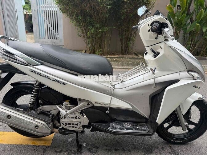 Honda Air Blade 2011 Trắng Bs Thành Phố