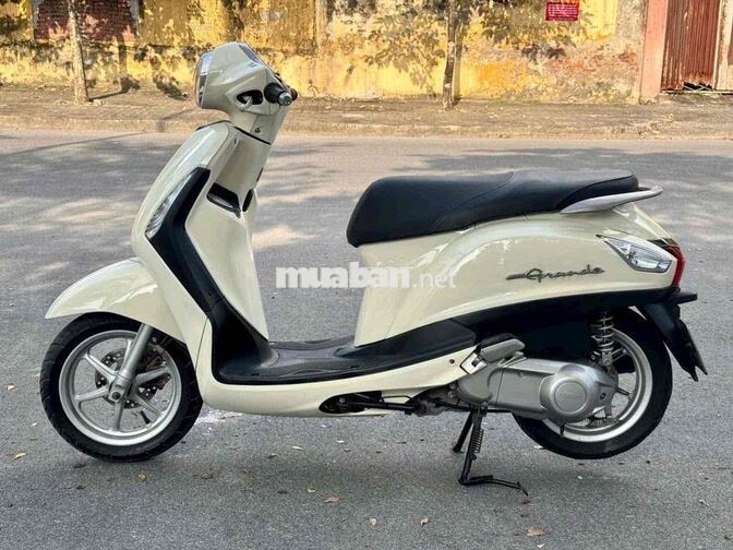 Yamaha Grande 125cc màu Kem