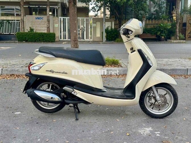 Yamaha Grande 125cc màu Kem