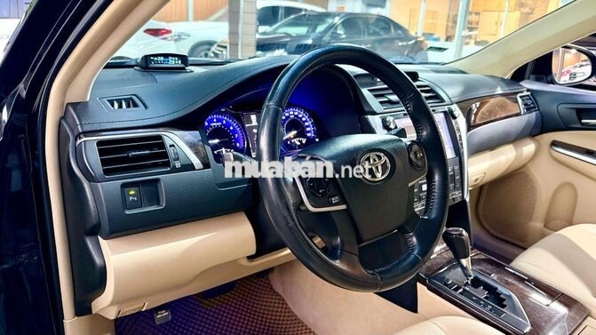 Toyota Camry 2016 2.0E Đen