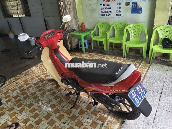 Suzuki RGV 120 màu Đỏ