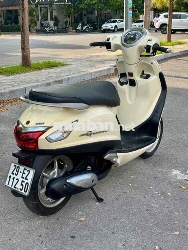 Yamaha Grande 125cc màu Kem