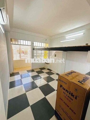 Cho thuê nhà mặt tiền địa chỉ  Ni Sư Huỳnh Liên P10 Tân Bình (đoạn từ