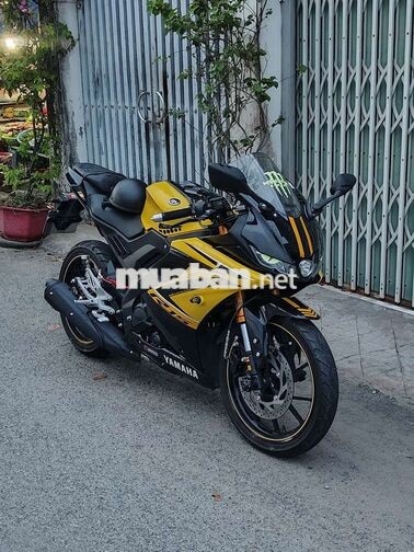 Yamaha YZF-R15 màu vàng đen