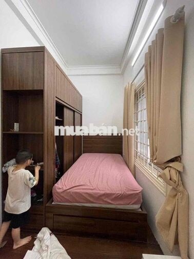CHO THUÊ NHÀ LA THÀNH 40m2x5T, MỚI, ĐẸP, FULL NỘI THẤT