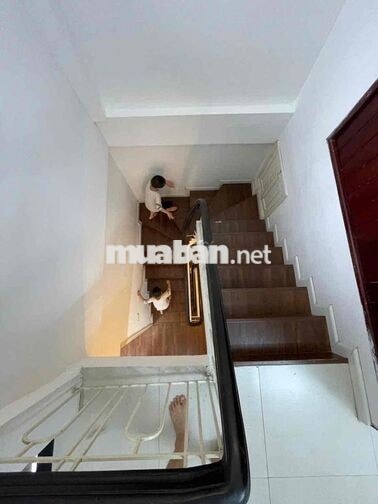 CHO THUÊ NHÀ LA THÀNH 40m2x5T, MỚI, ĐẸP, FULL NỘI THẤT