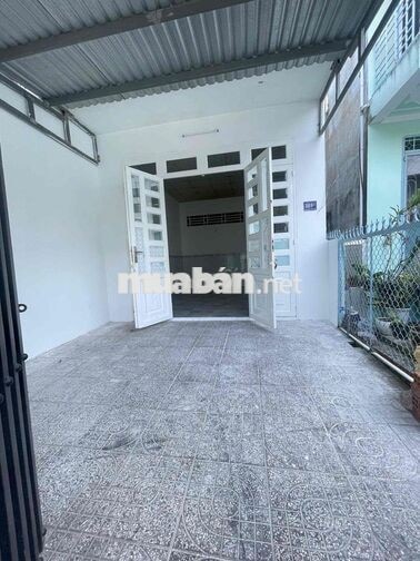 Nhà có sân trước sau 4x26 hẻm 359 Nguyễn Văn Cừ