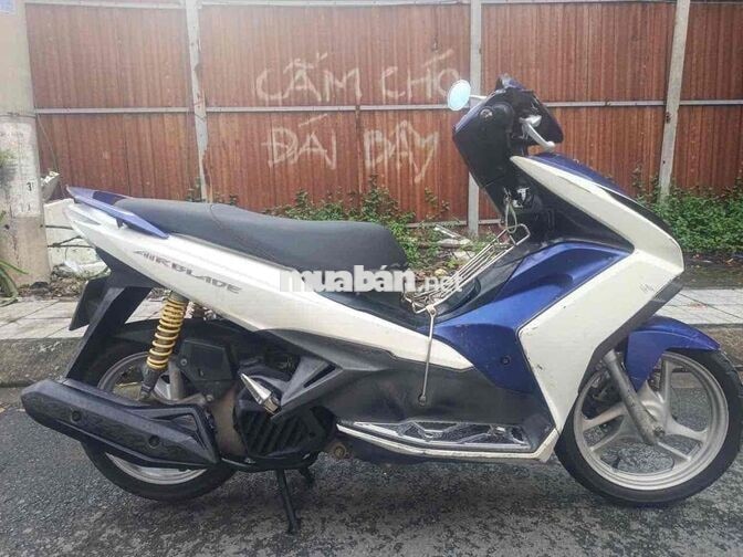 Honda Air Blade trắng xanh bstp