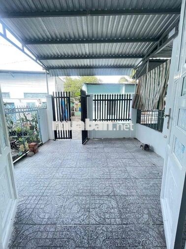 Nhà có sân trước sau 4x26 hẻm 359 Nguyễn Văn Cừ