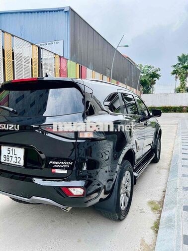 Siêu lướt Isuzu mu-X 2023 Premium 1.9 AT 4x4 Đen