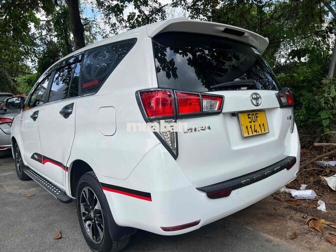 Toyota Innova 7 chỗ số sàn xăng trắng 97.452 km