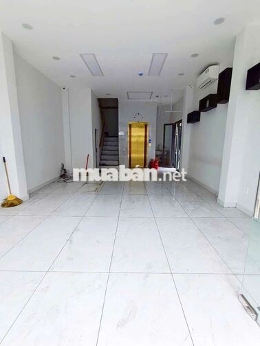 DT : 5 x 13m 1 Trệt 5 Lầu Thang Máy PCCC * Sàn Trống Suốt *