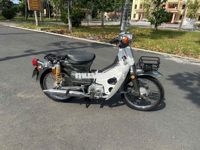 Honda Super Cub Xám trắng
