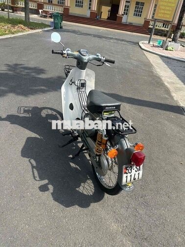 Honda Super Cub Xám trắng