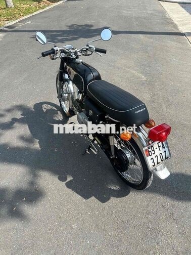Honda SS50 màu Đen