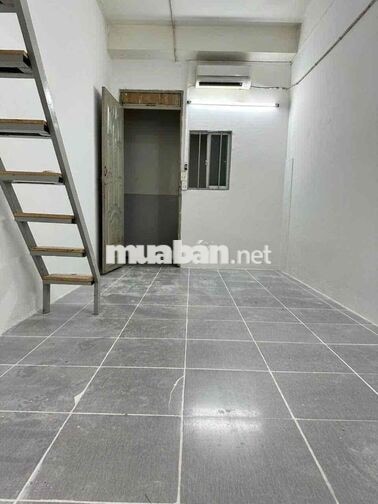 CHO THUÊ PHÒNG TRỌ GIÁ RẺ -  CÓ MÁY LẠNH -  CỬA SỔ NGAY ĐƯỜNG CỘNG HOÀ