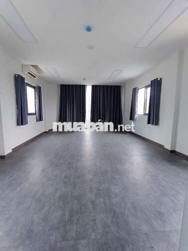 DT : 5 x 13m 1 Trệt 5 Lầu Thang Máy PCCC * Sàn Trống Suốt *