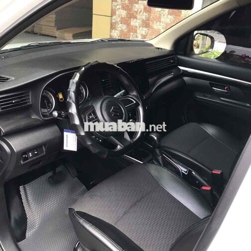 Suzuki XL7 2022 7 chỗ số tự động trắng