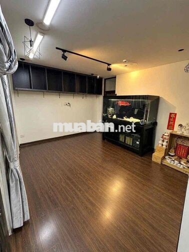 Giá: 50 triệu  Cho Thuê Nhà Mặt Tiền Tại Tạ Quang Bửu, Phường 4, Quận