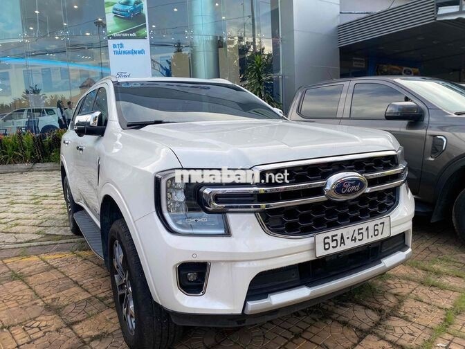Ford Everest 2024 Titanium 4x2 120.000 km