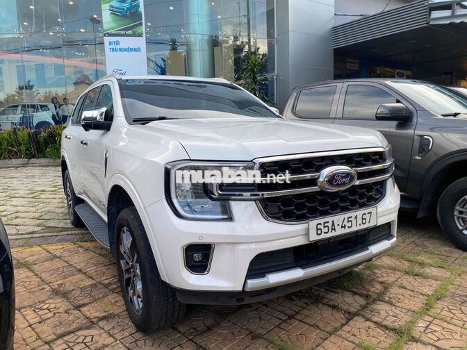 Ford Everest 2024 Titanium 4x2 120.000 km