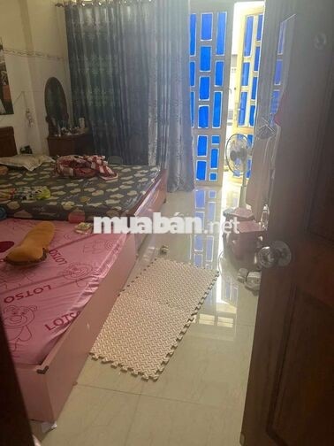CHO THUÊ NHÀ NGAY COOPMART PHAN VĂN HỚN 1 TRỆT 1 LẦU, 4PN. HẺM XE HƠI