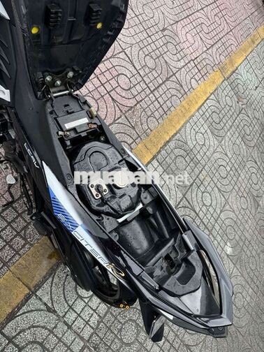 Yamaha Exciter 135 Trắng đen xanh