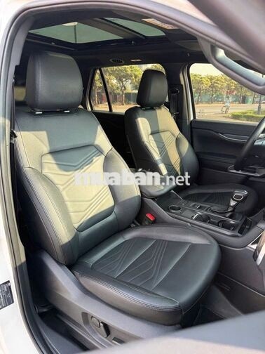Ford Everest 2025 Titanium 2.0L Trắng
