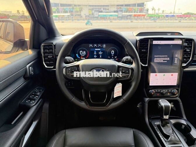 Ford Everest 2025 Titanium 2.0L Trắng