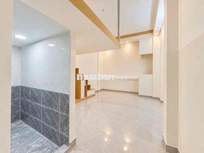 KHAI TRƯƠNG PHÒNG GÁC DUPLEX BAN CÔNG / CỬA SỔ – GẦN UEH