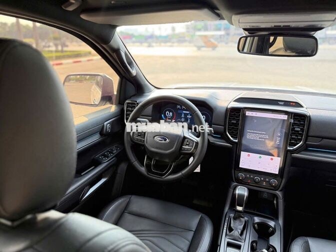 Ford Everest 2025 Titanium 2.0L Trắng