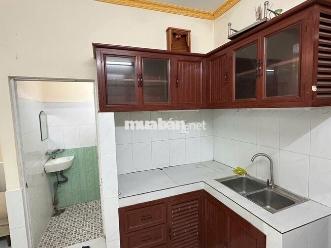 Cho thuê nhà  mới DT:4x10 giá 9tr/thg lầu ,HBP,TĐ