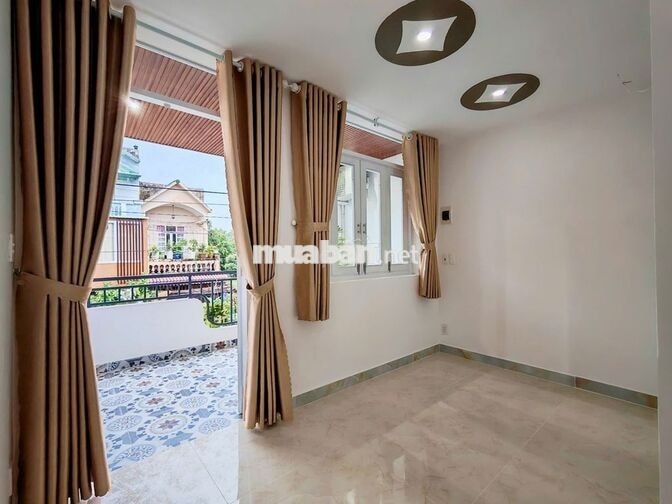 NHÀ  FULL NỘI THẤT  _ CHỈ 1 TỶ 850 BỚT LỘC . 3PN _SÂN XE HƠI!SHRHC!