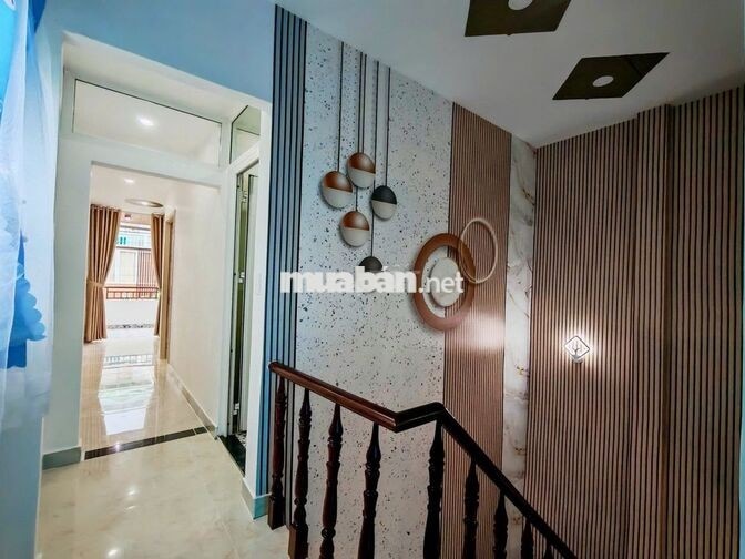 NHÀ  FULL NỘI THẤT  _ CHỈ 1 TỶ 850 BỚT LỘC . 3PN _SÂN XE HƠI!SHRHC!