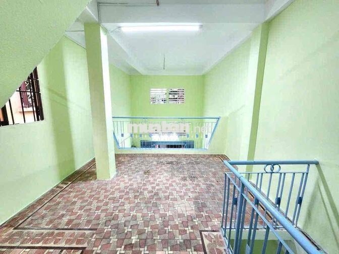 Cạnh MT Nguyễn Duy Dương Quận 10 - 26 m² 3 Tầng 2 PN - 11 Triệu