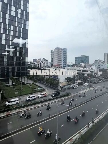 Cho thuê văn phòng mới 50m2, ngang 5m, gần ETOWN, dưới cầu Calmette
