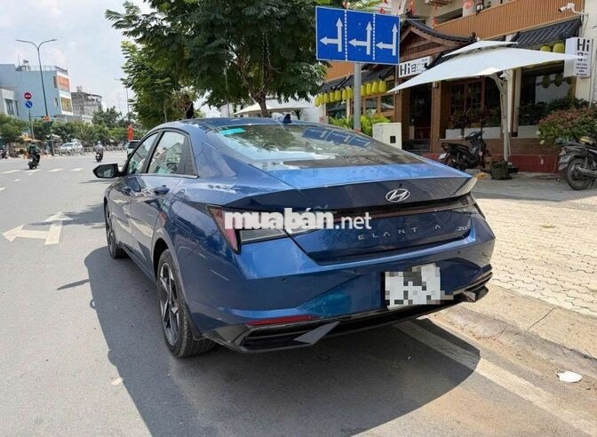 Hyundai Elantra 2023 2.0 AT Cao Cấp 5 vạn km