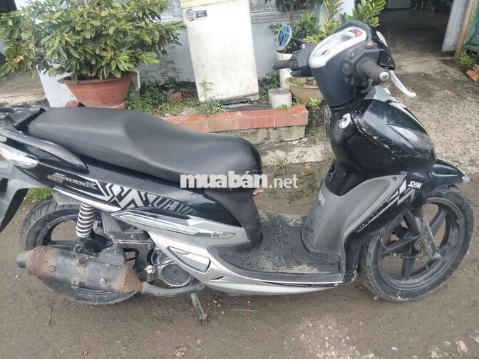 Xe máy SYM Shark 125Fi màu đen