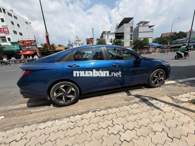 Hyundai Elantra 2023 2.0 AT Cao Cấp 5 vạn km